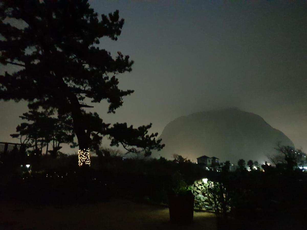 济州温德咖啡馆&度假屋 西归浦市 外观 照片